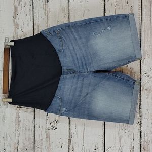 NWOT - Isabel Bermuda Crossover Panel Maternity Shorts